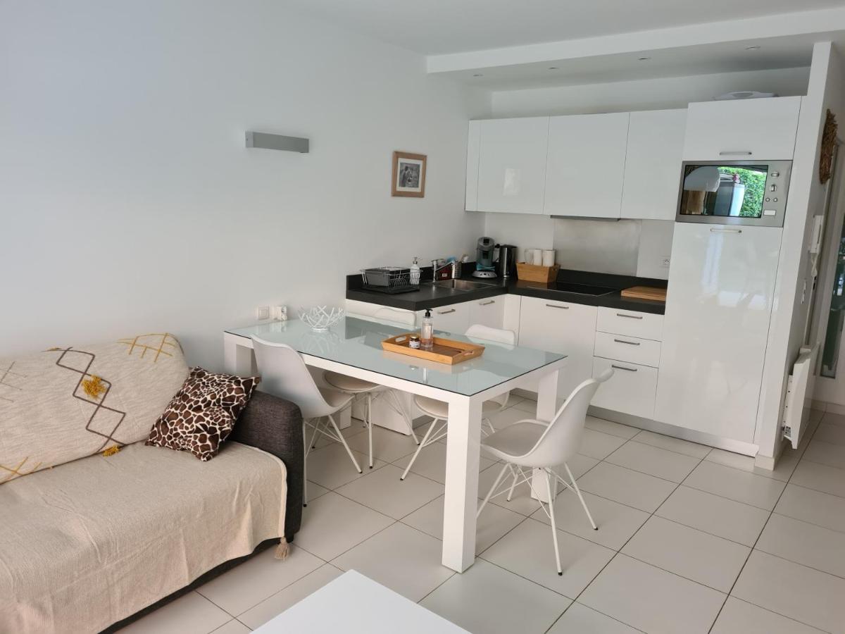 Le Lodge, T2 Classe 3 Etoiles Avec Jardin, Parking, Piscine & Mer A 2 Pas 멍똥 외부 사진