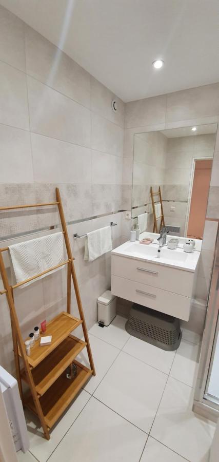 Le Lodge, T2 Classe 3 Etoiles Avec Jardin, Parking, Piscine & Mer A 2 Pas 멍똥 외부 사진
